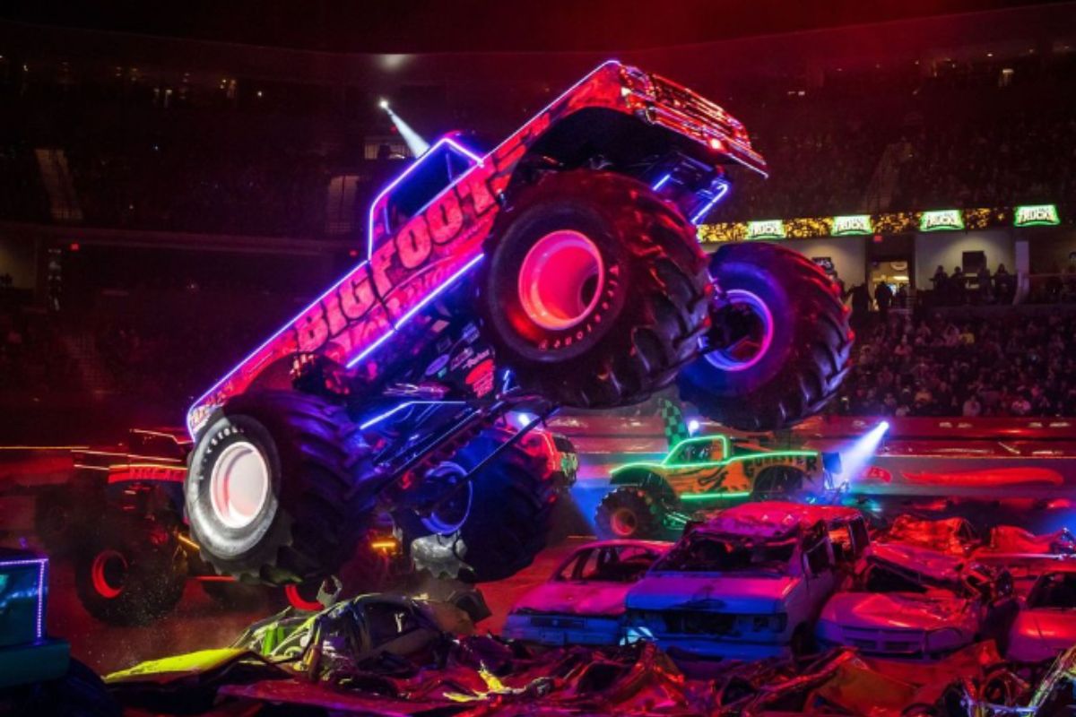 Bigfoot at Hot Wheels Monster Trucks Live Glow Party in Abu Dhabi!