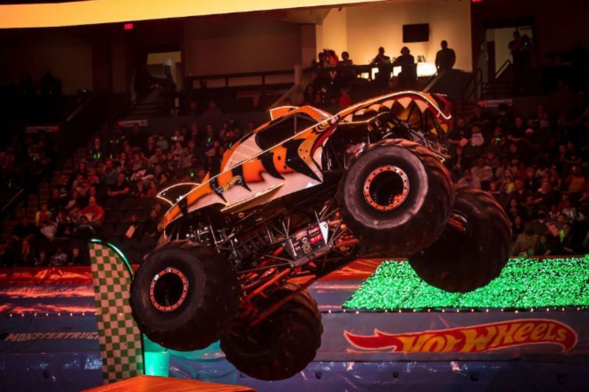 Tiger Shark at Hot Wheels Monster Trucks Live Glow Party in Abu Dhabi!